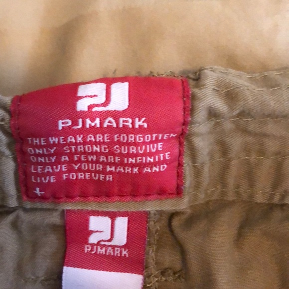 Cargo shorts - Picture 1 of 2